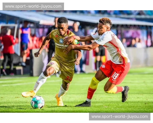 德甲解说的魅力与成长之路：从观赛到语言的艺术